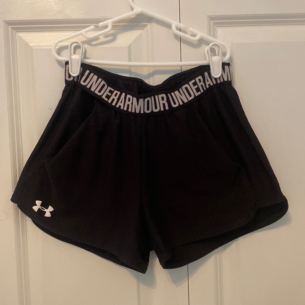 Black Under Armour shorts